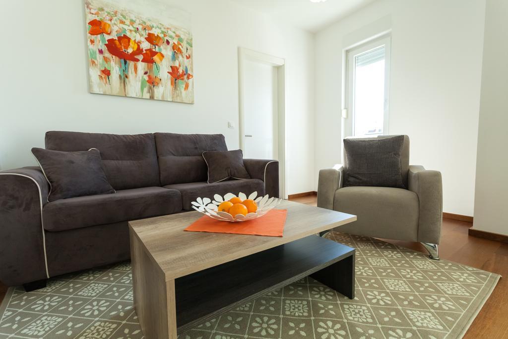 Deluxe Neli Apartament *