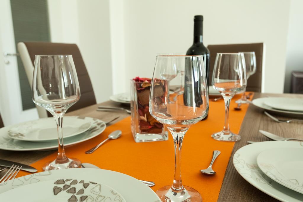 Deluxe Neli Apartament *